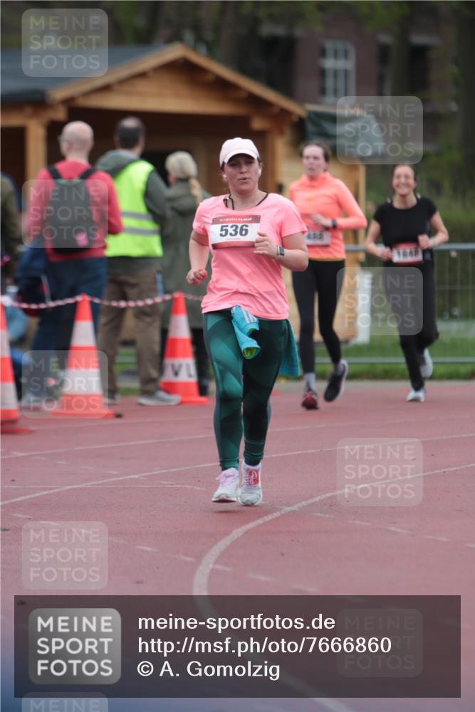 13.04.2025 - Hammer Lauf A. Gomolzig http://msf.ph/oto/7666860 13.04.2025 12:48:06 Ziel 488, 536, 1848, 1891 meine-sportfotos.de