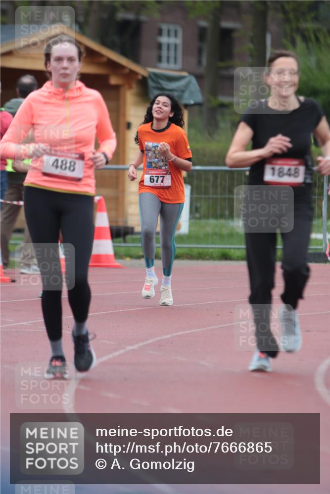 13.04.2025 - Hammer Lauf A. Gomolzig http://msf.ph/oto/7666865 13.04.2025 12:48:11 Ziel 488, 536, 677, 1848 meine-sportfotos.de