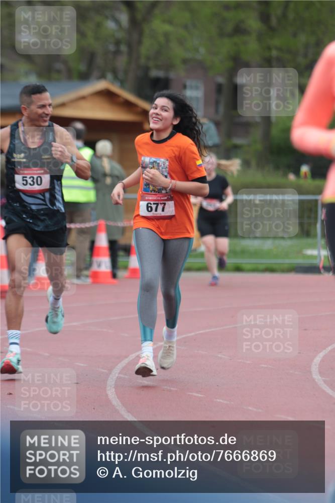13.04.2025 - Hammer Lauf A. Gomolzig http://msf.ph/oto/7666869 13.04.2025 12:48:15 Ziel 253, 488, 677 meine-sportfotos.de
