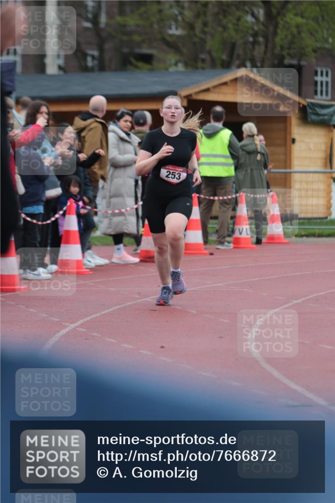 13.04.2025 - Hammer Lauf A. Gomolzig http://msf.ph/oto/7666872 13.04.2025 12:48:20 Ziel 253, 1751 meine-sportfotos.de