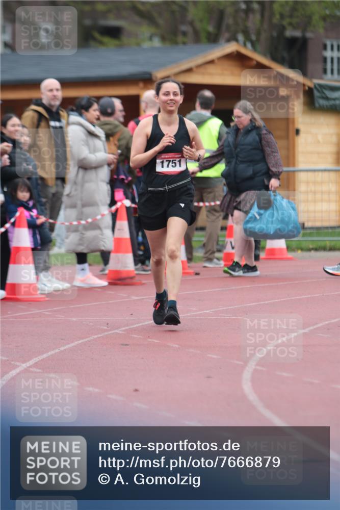 13.04.2025 - Hammer Lauf A. Gomolzig http://msf.ph/oto/7666879 13.04.2025 12:48:26 Ziel 1751 meine-sportfotos.de