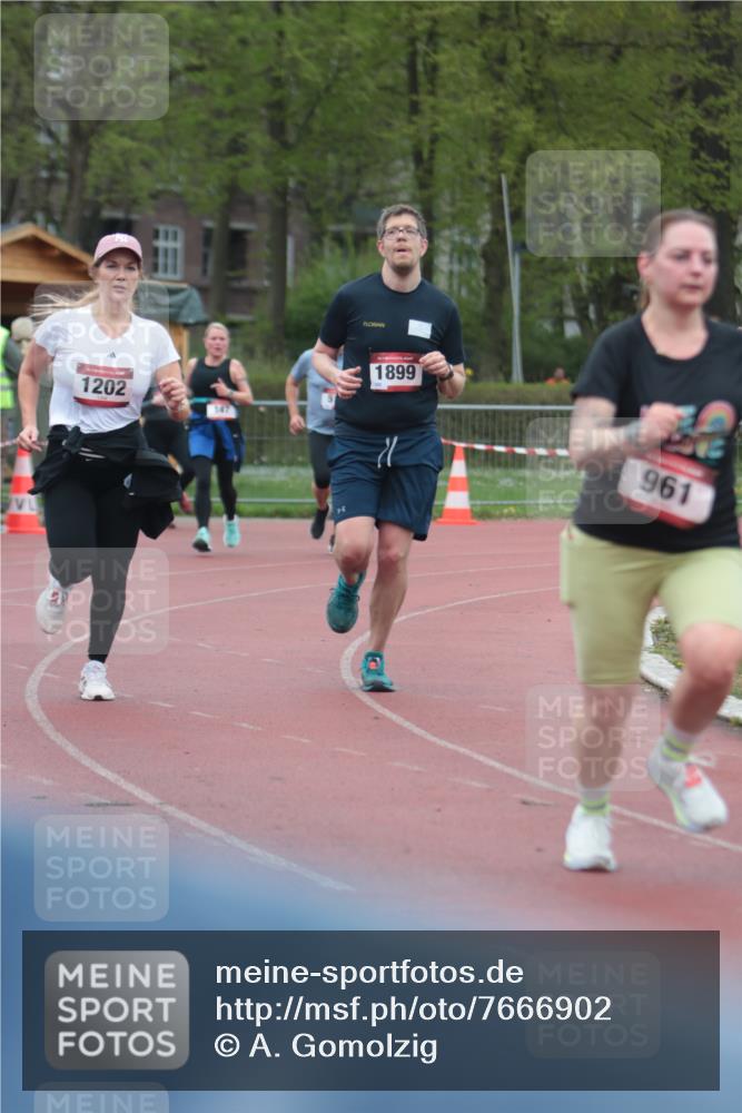 13.04.2025 - Hammer Lauf A. Gomolzig http://msf.ph/oto/7666902 13.04.2025 12:48:50 Ziel 147, 515, 1202, 1284, 1706, 1876, 1899 meine-sportfotos.de