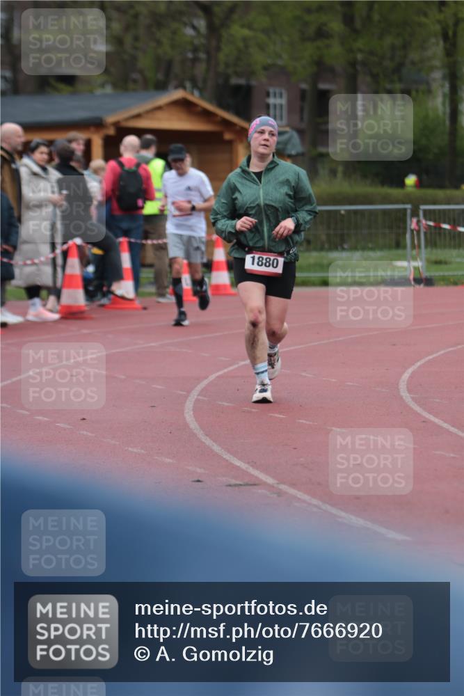 13.04.2025 - Hammer Lauf A. Gomolzig http://msf.ph/oto/7666920 13.04.2025 12:49:07 Ziel 1880, 1937, 1951 meine-sportfotos.de