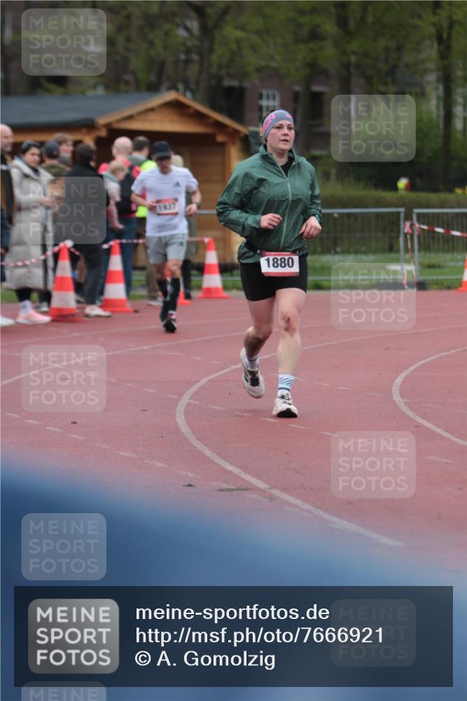 13.04.2025 - Hammer Lauf A. Gomolzig http://msf.ph/oto/7666921 13.04.2025 12:49:07 Ziel 1880, 1937, 1951 meine-sportfotos.de