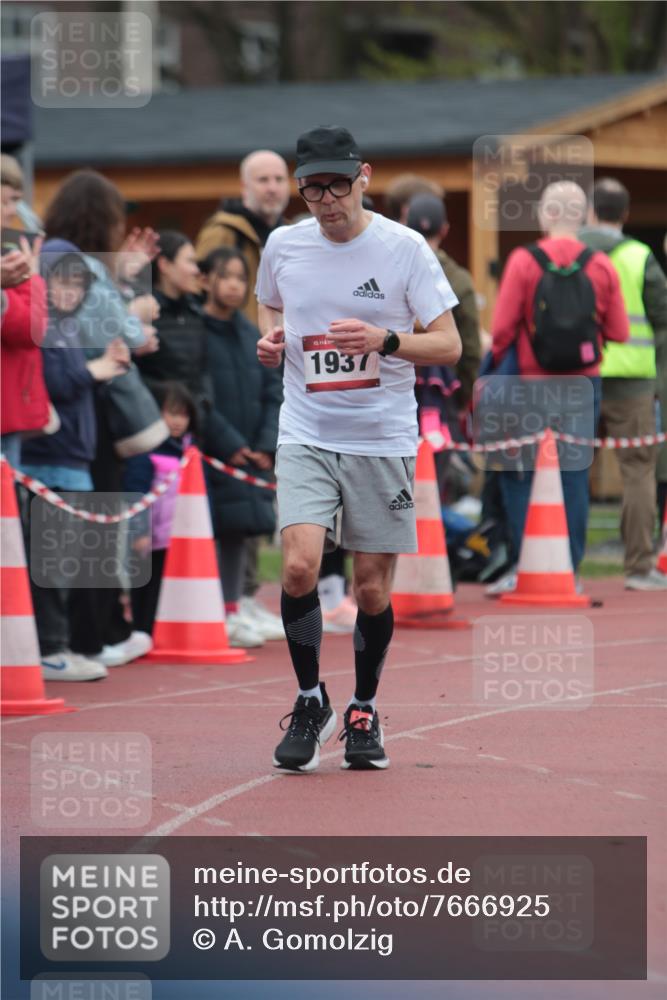 13.04.2025 - Hammer Lauf A. Gomolzig http://msf.ph/oto/7666925 13.04.2025 12:49:10 Ziel 1880, 1937 meine-sportfotos.de