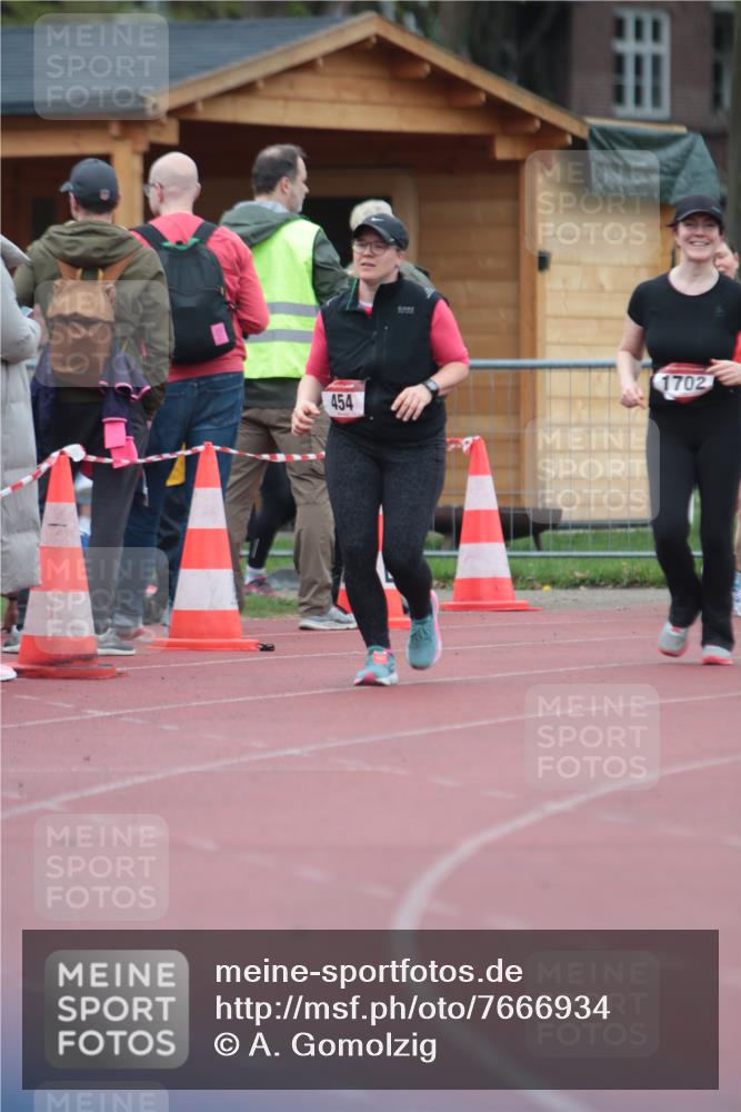 13.04.2025 - Hammer Lauf A. Gomolzig http://msf.ph/oto/7666934 13.04.2025 12:49:31 Ziel 454, 1304 meine-sportfotos.de