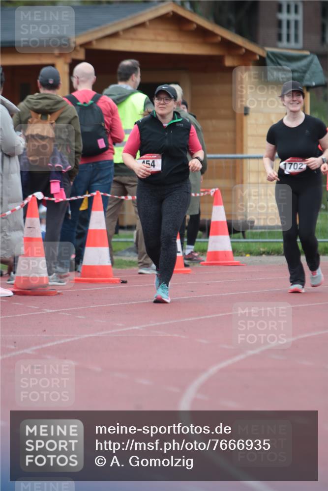 13.04.2025 - Hammer Lauf A. Gomolzig http://msf.ph/oto/7666935 13.04.2025 12:49:31 Ziel 454, 1304 meine-sportfotos.de