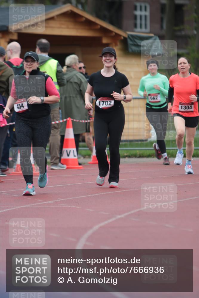 13.04.2025 - Hammer Lauf A. Gomolzig http://msf.ph/oto/7666936 13.04.2025 12:49:32 Ziel 454, 1304, 1702 meine-sportfotos.de