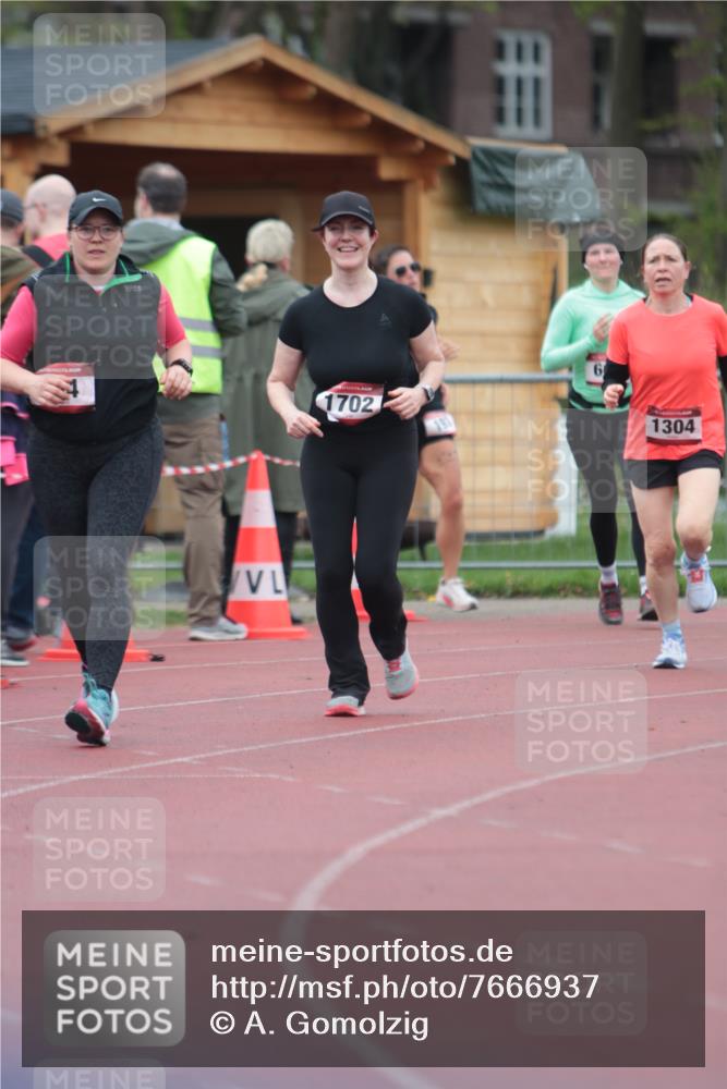 13.04.2025 - Hammer Lauf A. Gomolzig http://msf.ph/oto/7666937 13.04.2025 12:49:33 Ziel 454, 1304, 1702 meine-sportfotos.de