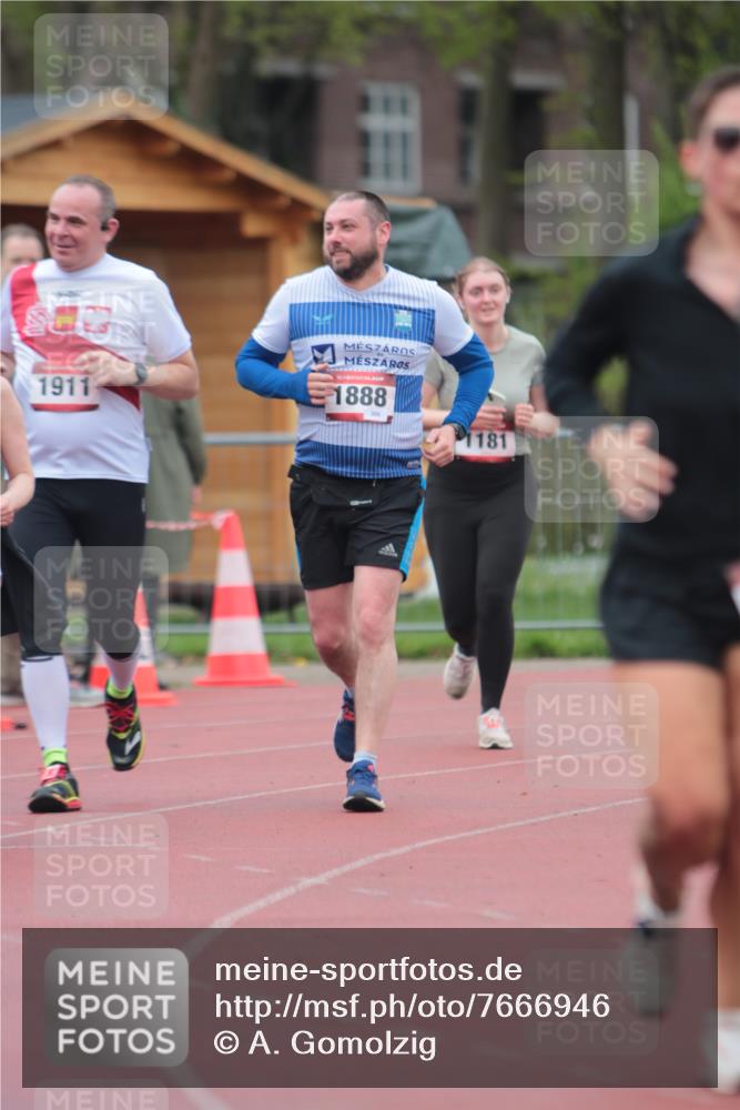13.04.2025 - Hammer Lauf A. Gomolzig http://msf.ph/oto/7666946 13.04.2025 12:49:42 Ziel 193, 516, 662, 1181, 1702, 1888, 1911 meine-sportfotos.de