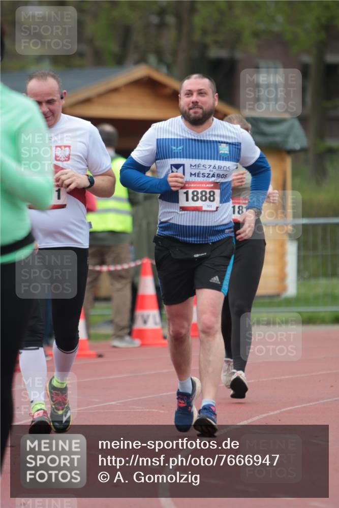 13.04.2025 - Hammer Lauf A. Gomolzig http://msf.ph/oto/7666947 13.04.2025 12:49:44 Ziel 193, 516, 662, 1181, 1888, 1911 meine-sportfotos.de