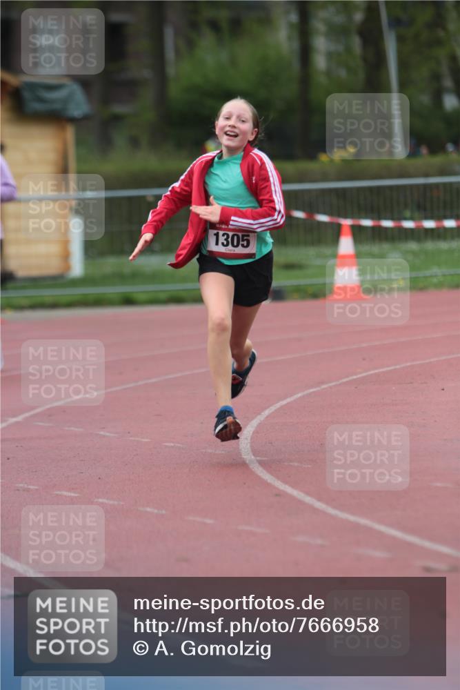 13.04.2025 - Hammer Lauf A. Gomolzig http://msf.ph/oto/7666958 13.04.2025 12:49:56 Ziel 998, 1305, 1707 meine-sportfotos.de