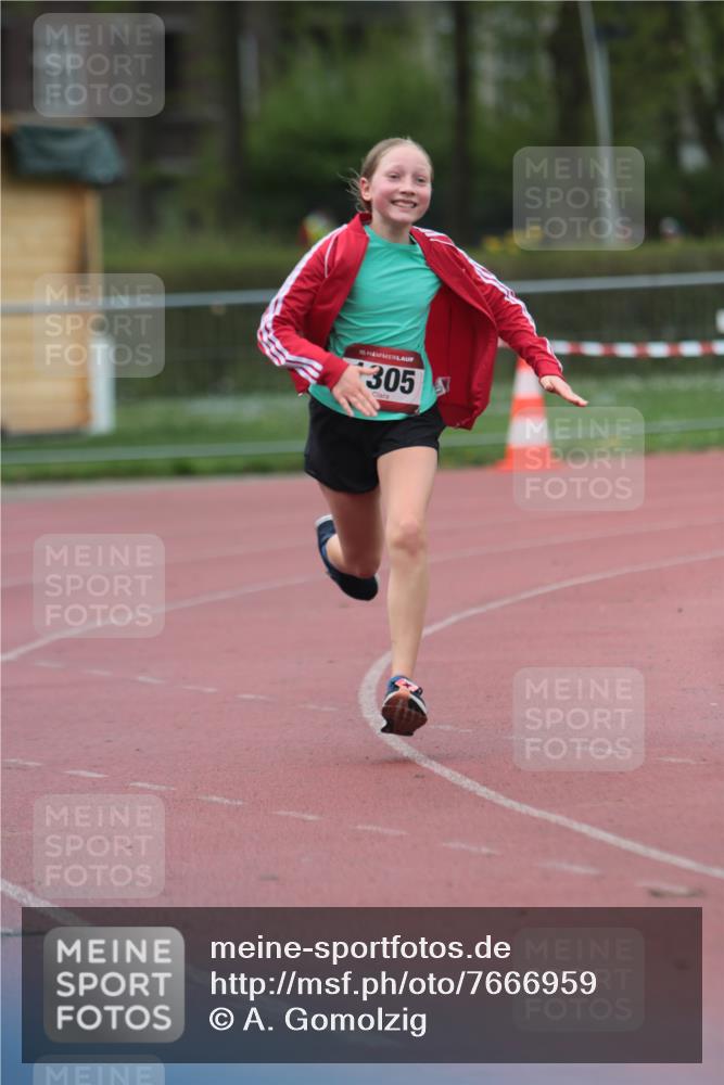 13.04.2025 - Hammer Lauf A. Gomolzig http://msf.ph/oto/7666959 13.04.2025 12:49:56 Ziel 998, 1305, 1707 meine-sportfotos.de