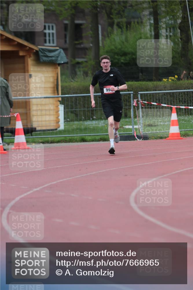 13.04.2025 - Hammer Lauf A. Gomolzig http://msf.ph/oto/7666965 13.04.2025 12:49:59 Ziel 998, 1707 meine-sportfotos.de