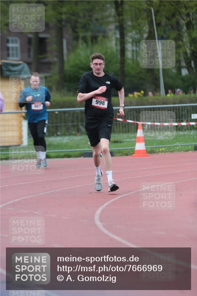 13.04.2025 - Hammer Lauf A. Gomolzig http://msf.ph/oto/7666969 13.04.2025 12:50:01 Ziel 997, 998, 1298, 1707 meine-sportfotos.de