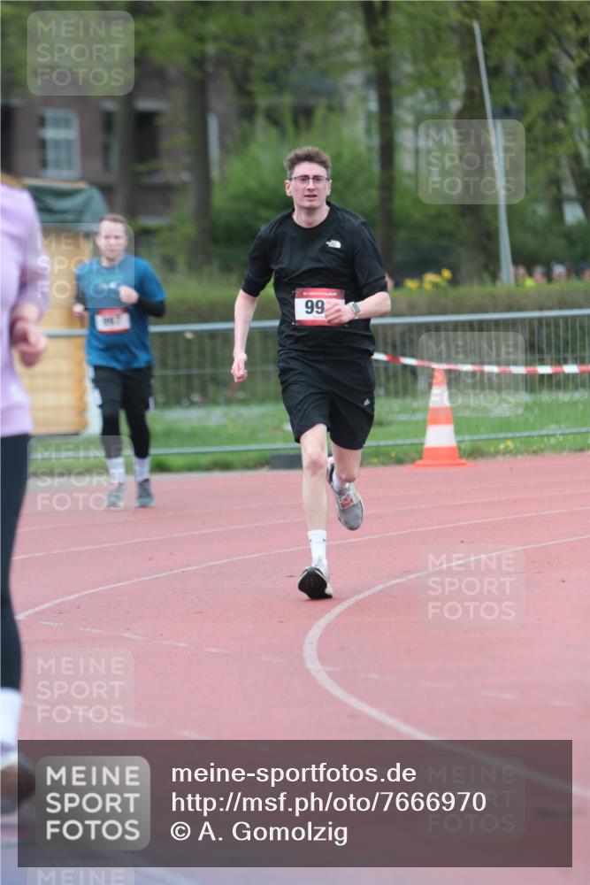 13.04.2025 - Hammer Lauf A. Gomolzig http://msf.ph/oto/7666970 13.04.2025 12:50:02 Ziel 997, 998, 1298, 1707 meine-sportfotos.de