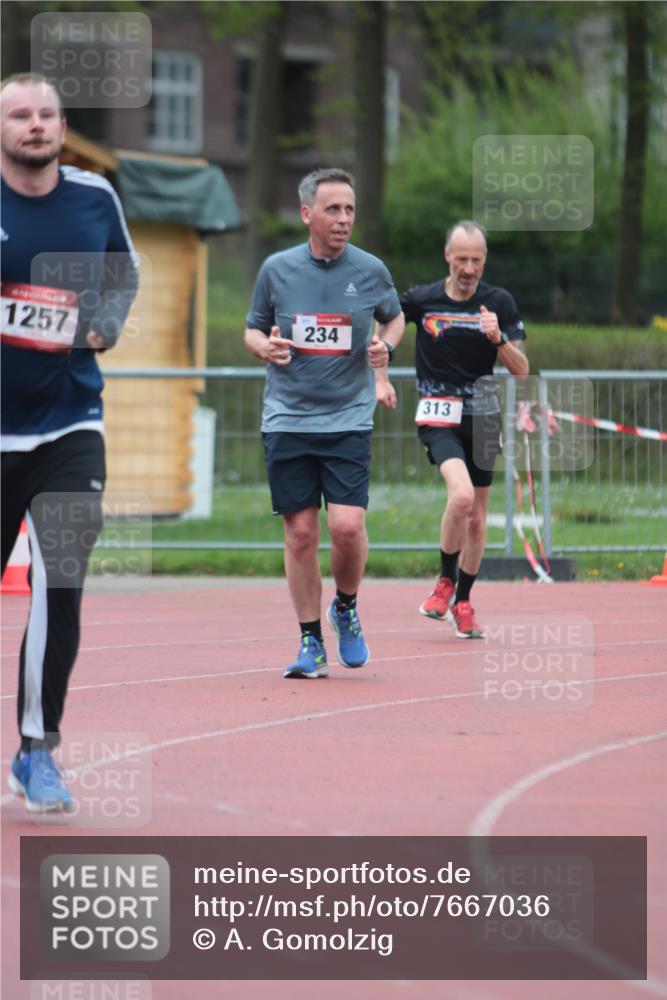 13.04.2025 - Hammer Lauf A. Gomolzig http://msf.ph/oto/7667036 13.04.2025 12:51:01 Ziel 234, 313, 1257, 1589 meine-sportfotos.de