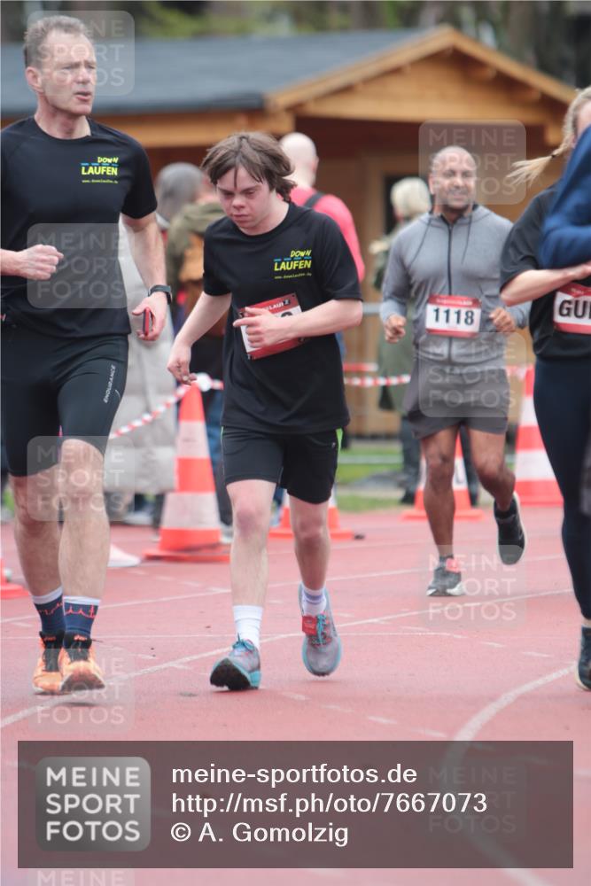 13.04.2025 - Hammer Lauf A. Gomolzig http://msf.ph/oto/7667073 13.04.2025 12:51:36 Ziel 109, 980, 1040, 1117, 1118, 1280, 1560, 1862 meine-sportfotos.de