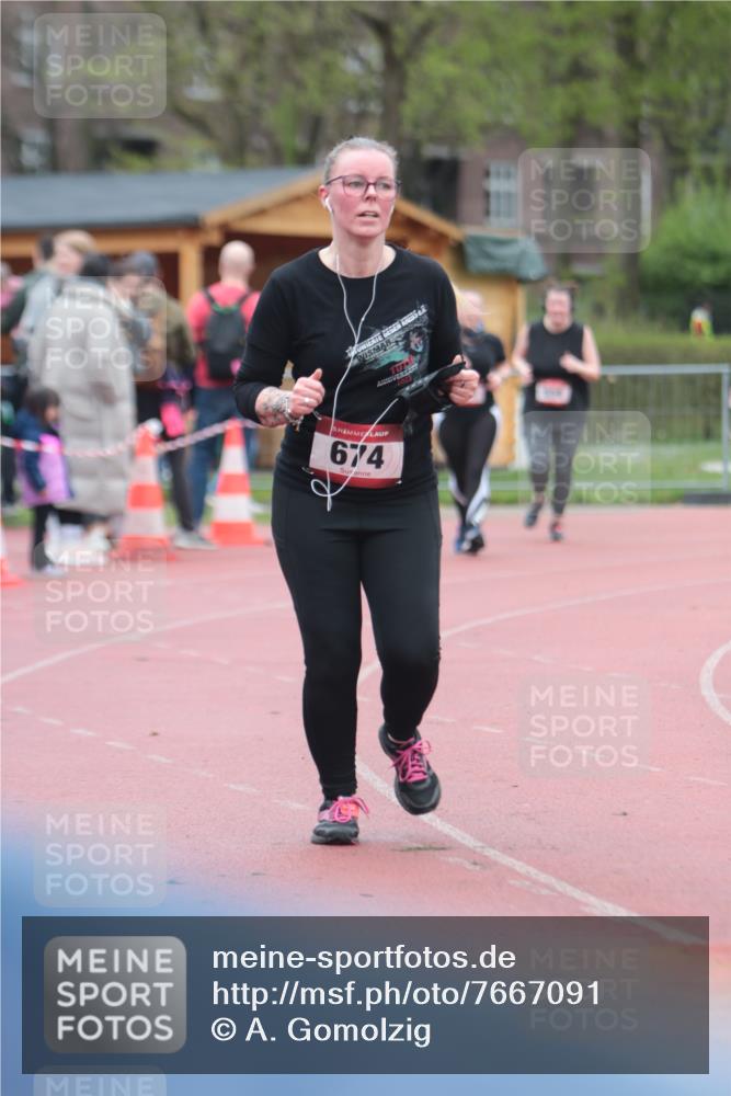 13.04.2025 - Hammer Lauf A. Gomolzig http://msf.ph/oto/7667091 13.04.2025 12:51:53 Ziel 294, 556, 674 meine-sportfotos.de