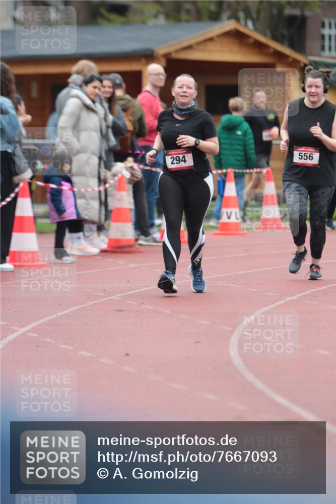 13.04.2025 - Hammer Lauf A. Gomolzig http://msf.ph/oto/7667093 13.04.2025 12:51:57 Ziel 294, 556 meine-sportfotos.de
