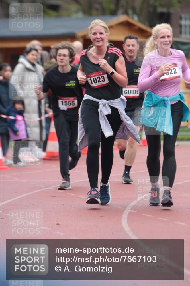 13.04.2025 - Hammer Lauf A. Gomolzig http://msf.ph/oto/7667103 13.04.2025 12:52:04 Ziel 1022, 1023, 1555 meine-sportfotos.de