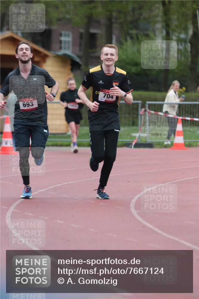 13.04.2025 - Hammer Lauf A. Gomolzig http://msf.ph/oto/7667124 13.04.2025 12:52:30 Ziel 693, 704, 1341 meine-sportfotos.de