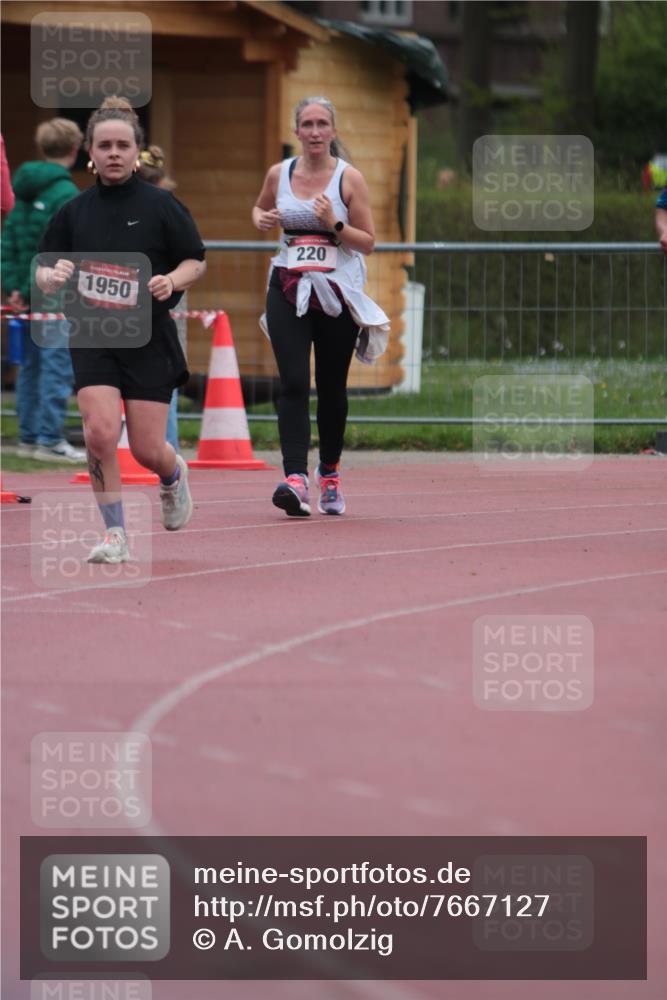 13.04.2025 - Hammer Lauf A. Gomolzig http://msf.ph/oto/7667127 13.04.2025 12:52:35 Ziel 178, 220, 1950 meine-sportfotos.de