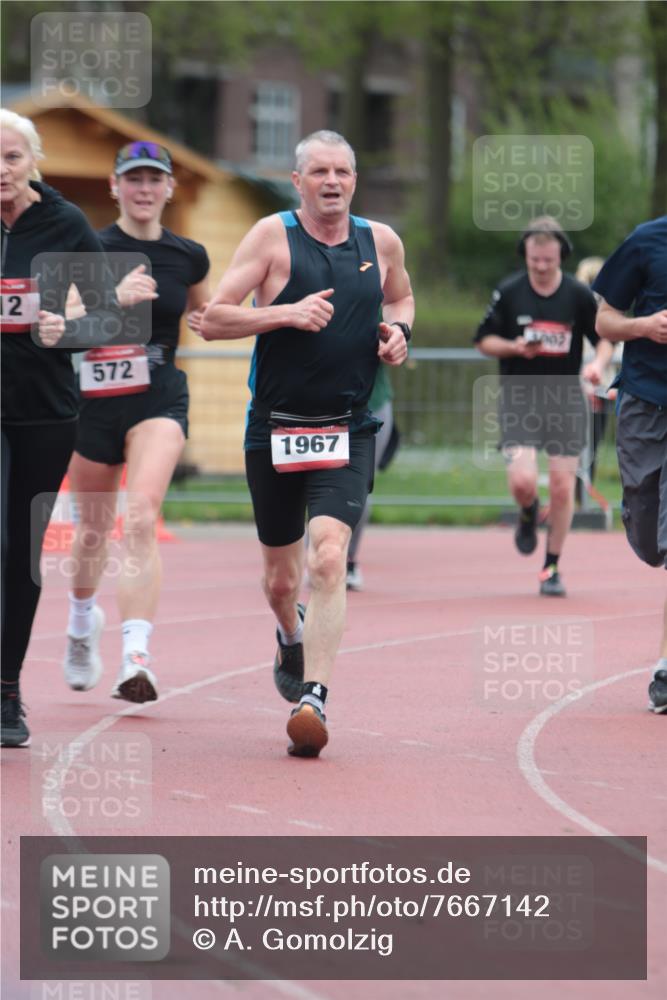13.04.2025 - Hammer Lauf A. Gomolzig http://msf.ph/oto/7667142 13.04.2025 12:53:03 Ziel 512, 513, 572, 615, 986, 1002, 1200, 1281 meine-sportfotos.de