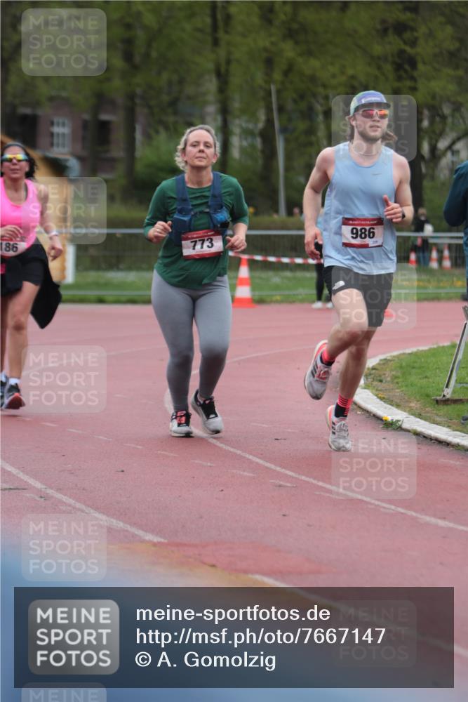 13.04.2025 - Hammer Lauf A. Gomolzig http://msf.ph/oto/7667147 13.04.2025 12:53:11 Ziel 186, 601, 773, 986 meine-sportfotos.de