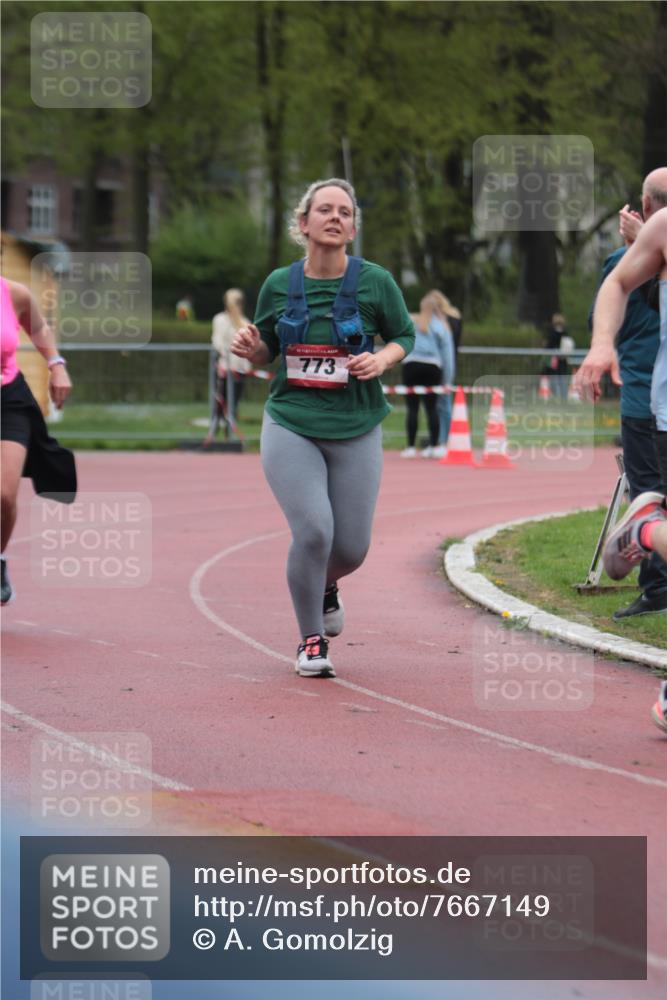 13.04.2025 - Hammer Lauf A. Gomolzig http://msf.ph/oto/7667149 13.04.2025 12:53:11 Ziel 186, 601, 773, 986 meine-sportfotos.de