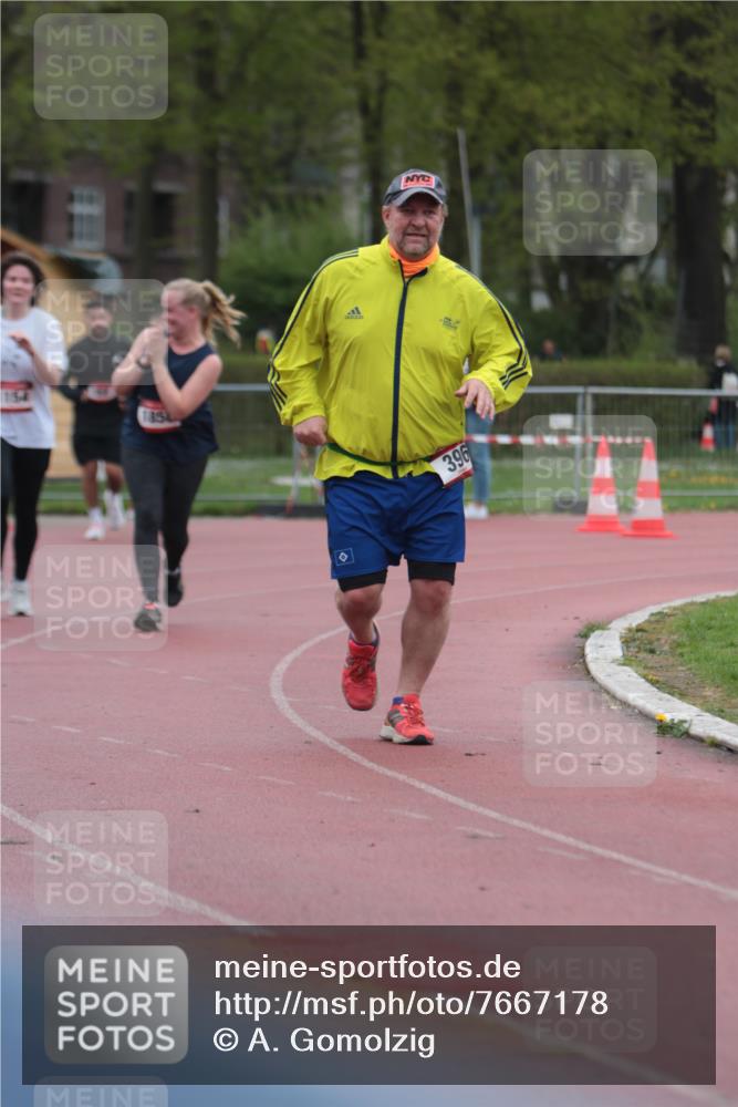 13.04.2025 - Hammer Lauf A. Gomolzig http://msf.ph/oto/7667178 13.04.2025 12:53:44 Ziel 153, 396, 558, 1154, 1590, 1812, 1858, 1896 meine-sportfotos.de