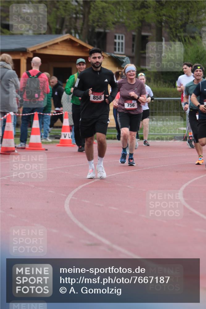 13.04.2025 - Hammer Lauf A. Gomolzig http://msf.ph/oto/7667187 13.04.2025 12:53:51 Ziel 218, 302, 502, 756, 858, 1154, 1567, 1571, 1572, 1896 meine-sportfotos.de