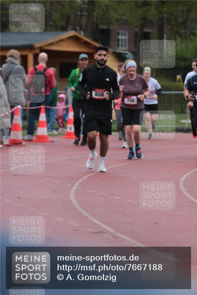 13.04.2025 - Hammer Lauf A. Gomolzig http://msf.ph/oto/7667188 13.04.2025 12:53:52 Ziel 218, 302, 502, 756, 858, 1567, 1571, 1572, 1896 meine-sportfotos.de