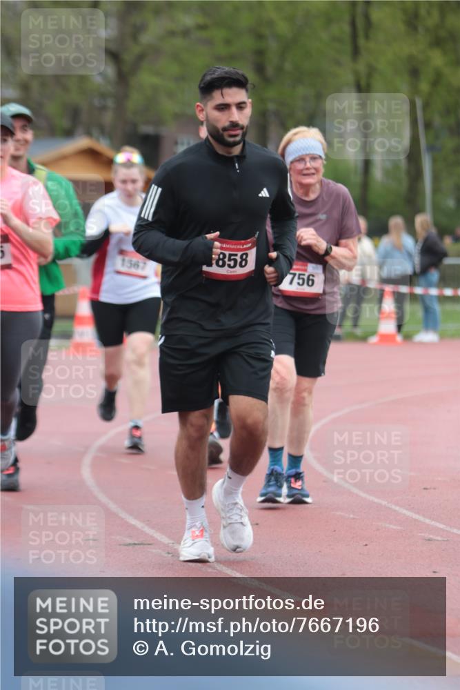 13.04.2025 - Hammer Lauf A. Gomolzig http://msf.ph/oto/7667196 13.04.2025 12:53:57 Ziel 670, 756, 858, 1567, 1571, 1572 meine-sportfotos.de