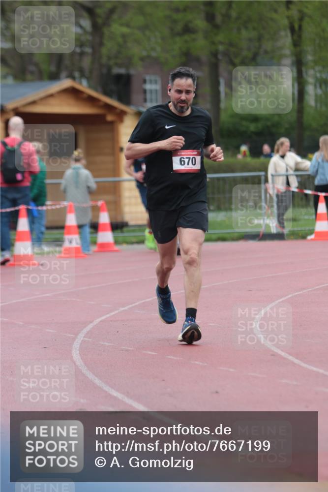 13.04.2025 - Hammer Lauf A. Gomolzig http://msf.ph/oto/7667199 13.04.2025 12:54:03 Ziel 384, 670, 1808 meine-sportfotos.de