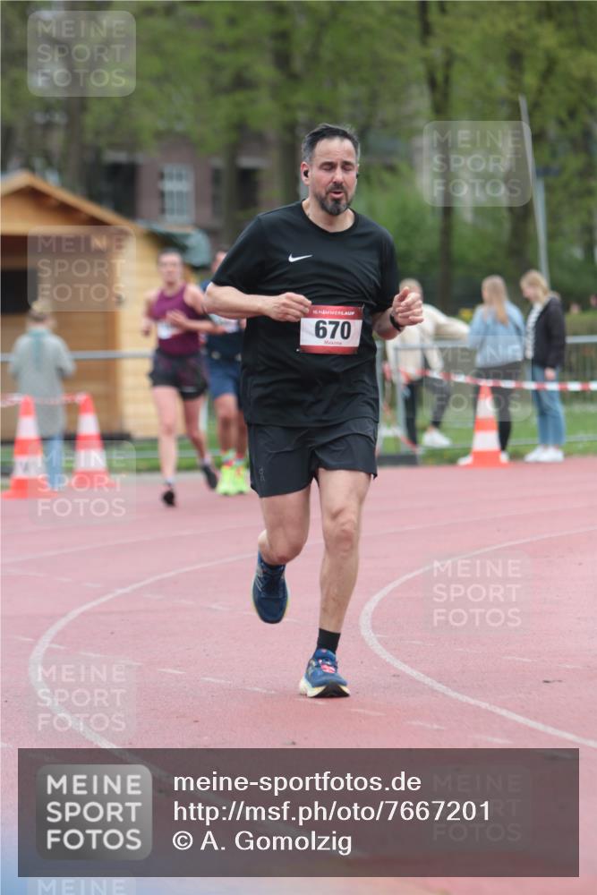 13.04.2025 - Hammer Lauf A. Gomolzig http://msf.ph/oto/7667201 13.04.2025 12:54:04 Ziel 384, 670, 1808 meine-sportfotos.de