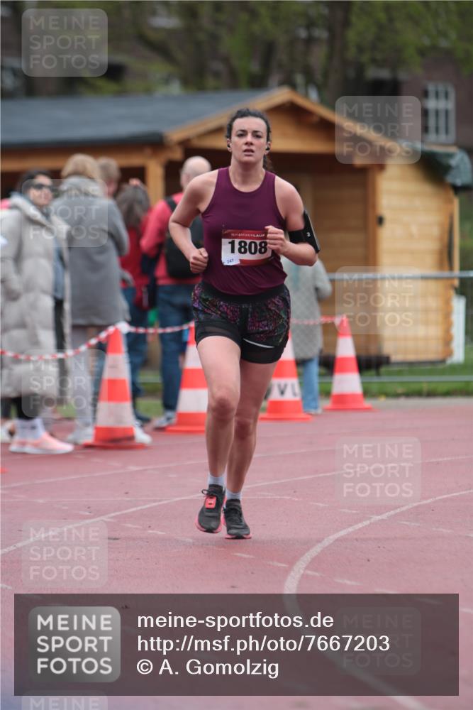 13.04.2025 - Hammer Lauf A. Gomolzig http://msf.ph/oto/7667203 13.04.2025 12:54:08 Ziel 384, 1808 meine-sportfotos.de