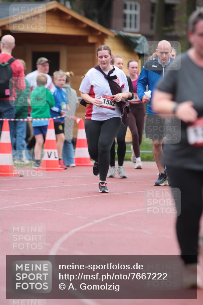 13.04.2025 - Hammer Lauf A. Gomolzig http://msf.ph/oto/7667222 13.04.2025 12:54:25 Ziel 200, 297, 298, 341, 342, 1194, 1237, 1582 meine-sportfotos.de