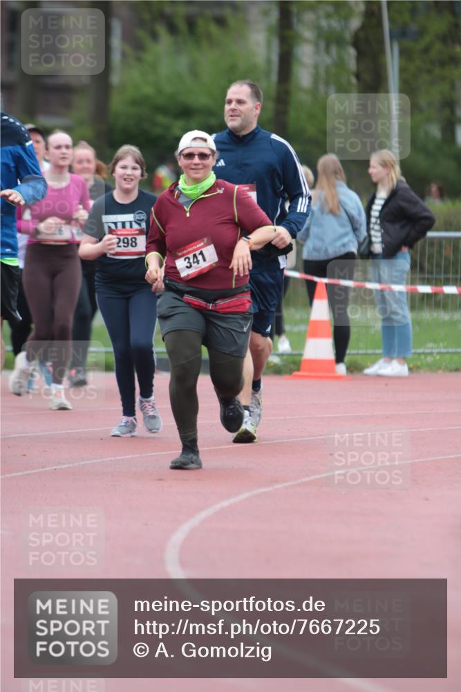 13.04.2025 - Hammer Lauf A. Gomolzig http://msf.ph/oto/7667225 13.04.2025 12:54:27 Ziel 200, 201, 297, 298, 341, 342, 689, 1237, 1559, 1582 meine-sportfotos.de