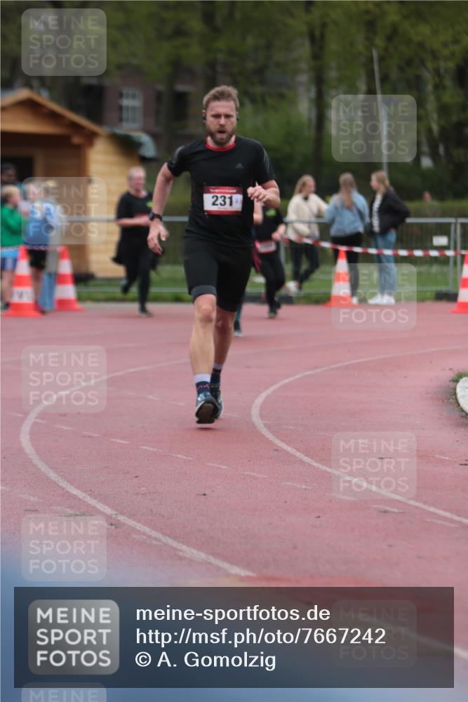 13.04.2025 - Hammer Lauf A. Gomolzig http://msf.ph/oto/7667242 13.04.2025 12:54:43 Ziel 231, 1372, 1554 meine-sportfotos.de