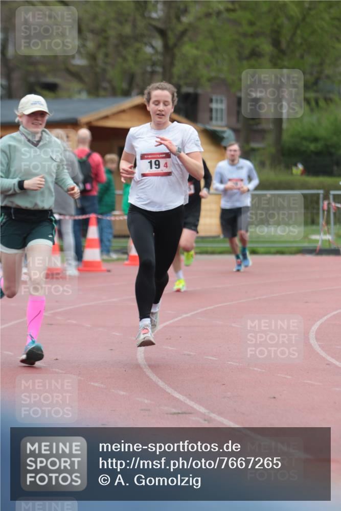 13.04.2025 - Hammer Lauf A. Gomolzig http://msf.ph/oto/7667265 13.04.2025 12:55:02 Ziel 19, 20, 1375 meine-sportfotos.de