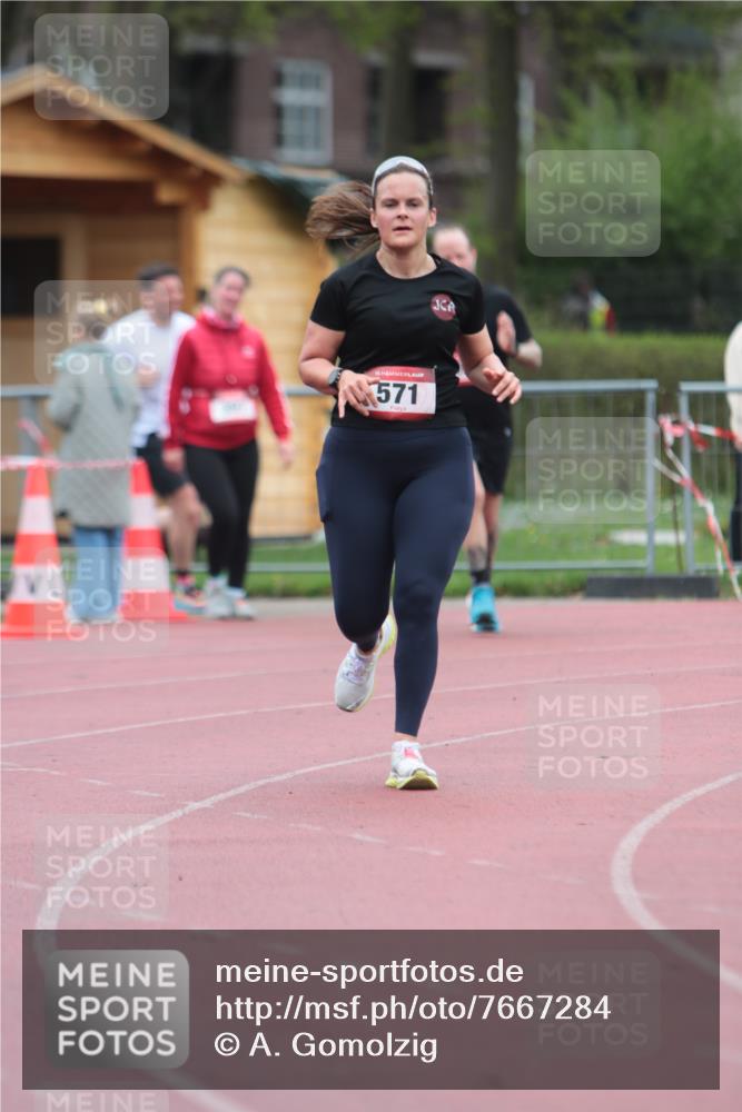 13.04.2025 - Hammer Lauf A. Gomolzig http://msf.ph/oto/7667284 13.04.2025 12:55:52 Ziel 571, 1051 meine-sportfotos.de