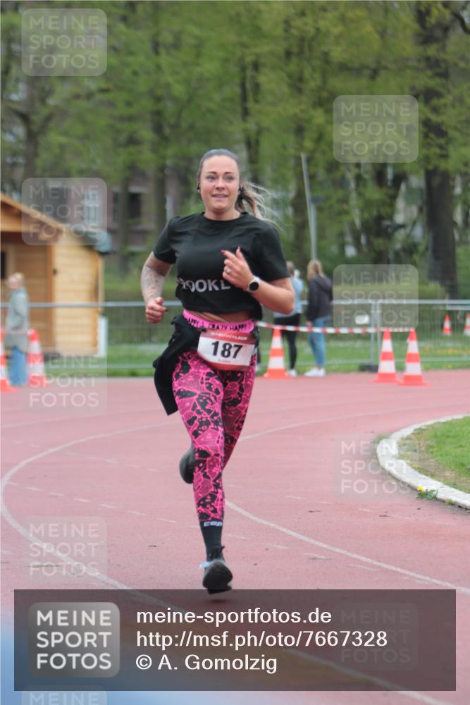13.04.2025 - Hammer Lauf A. Gomolzig http://msf.ph/oto/7667328 13.04.2025 12:56:32 Ziel 187 meine-sportfotos.de