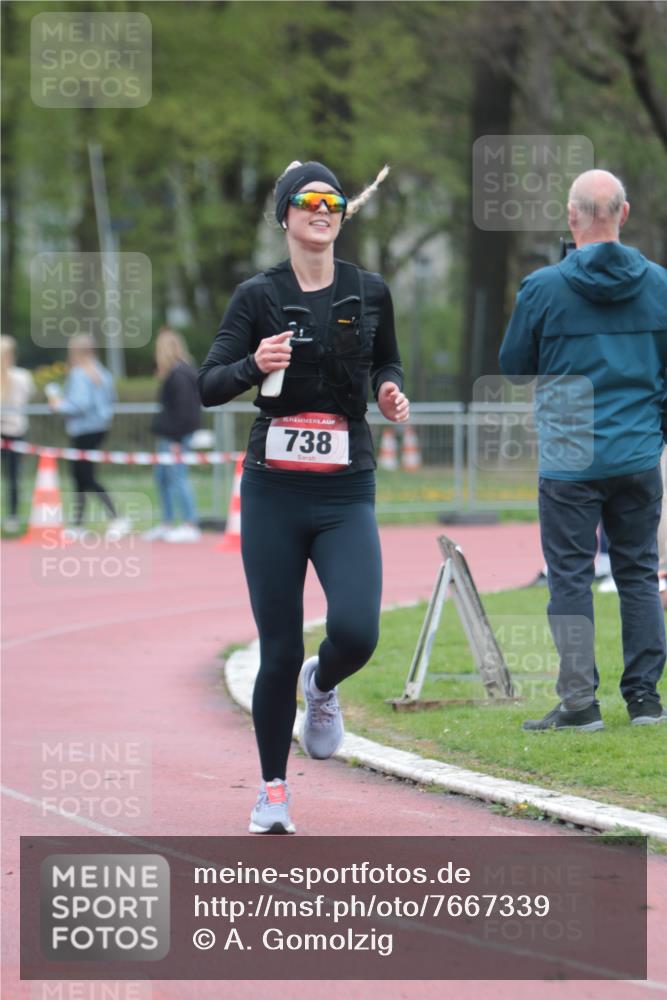 13.04.2025 - Hammer Lauf A. Gomolzig http://msf.ph/oto/7667339 13.04.2025 12:56:49 Ziel 567, 738 meine-sportfotos.de