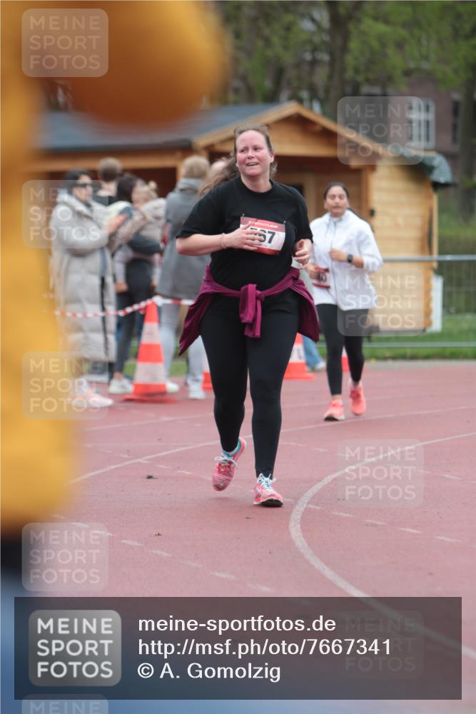 13.04.2025 - Hammer Lauf A. Gomolzig http://msf.ph/oto/7667341 13.04.2025 12:56:54 Ziel 567 meine-sportfotos.de