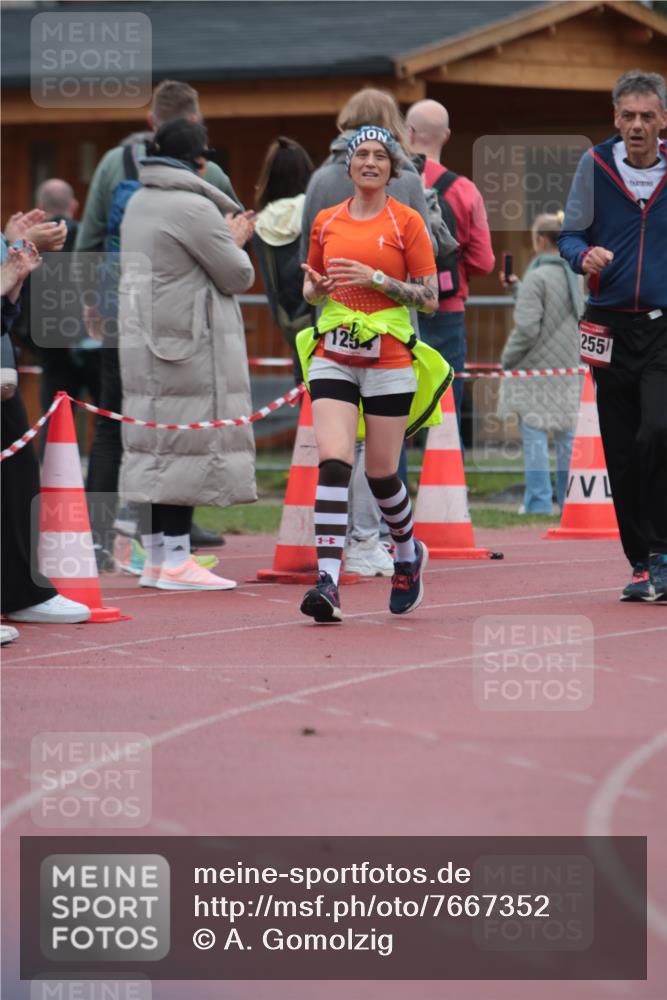 13.04.2025 - Hammer Lauf A. Gomolzig http://msf.ph/oto/7667352 13.04.2025 12:57:04 Ziel 232, 1080, 1254 meine-sportfotos.de