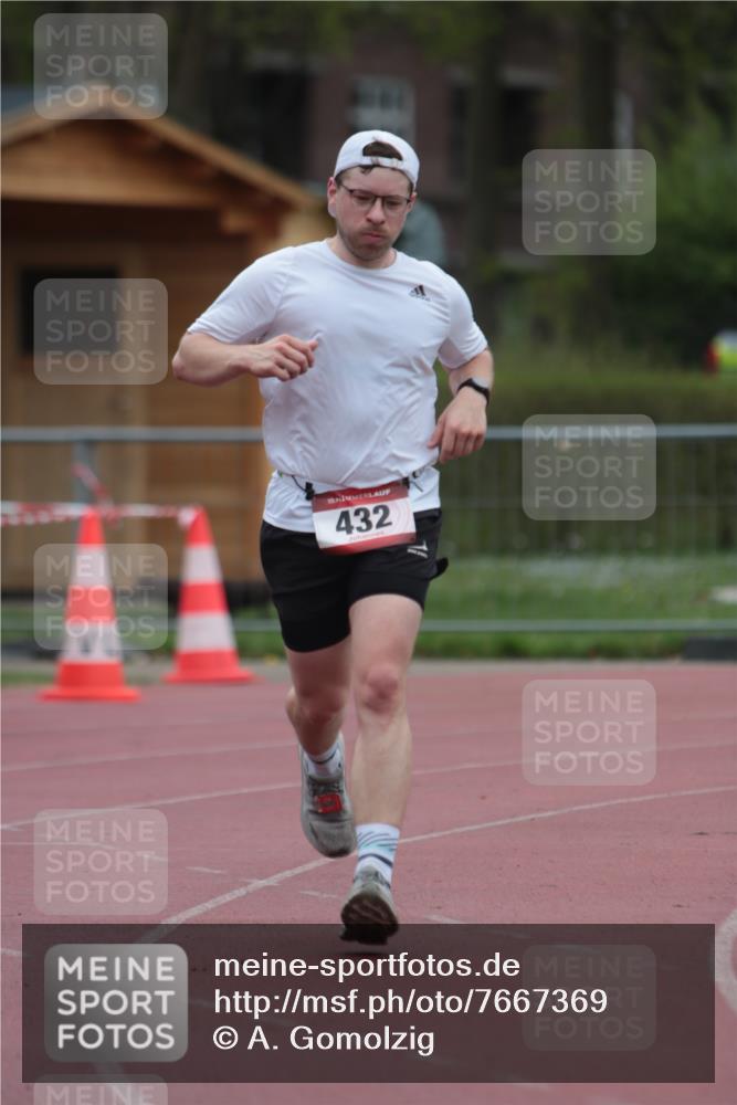 13.04.2025 - Hammer Lauf A. Gomolzig http://msf.ph/oto/7667369 13.04.2025 12:58:03 Ziel 432, 705 meine-sportfotos.de