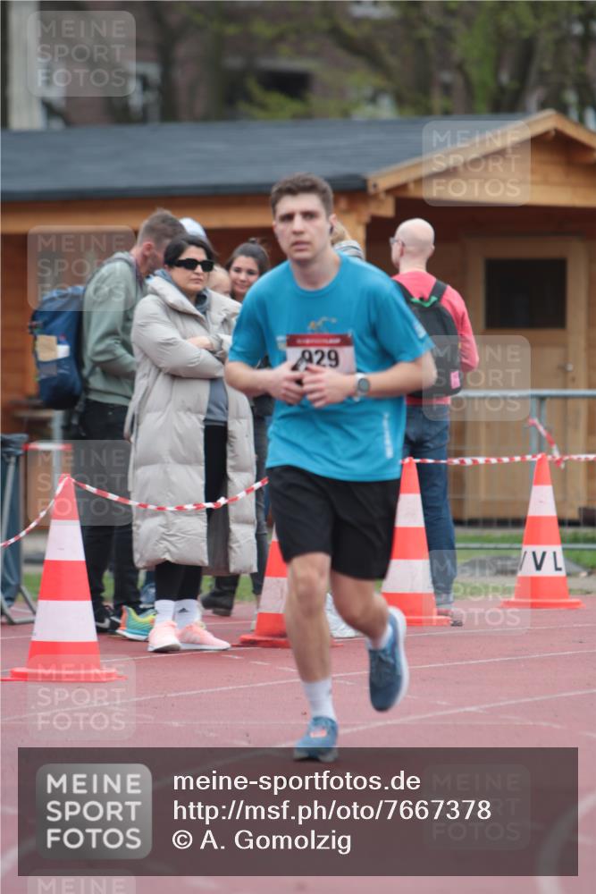 13.04.2025 - Hammer Lauf A. Gomolzig http://msf.ph/oto/7667378 13.04.2025 12:58:20 Ziel 929, 1296 meine-sportfotos.de