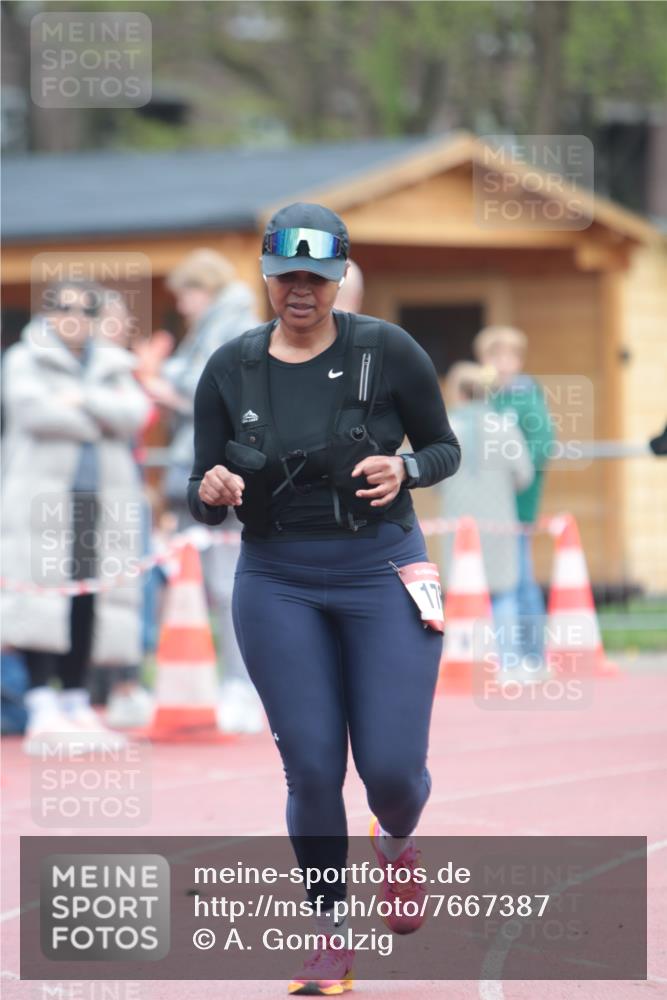 13.04.2025 - Hammer Lauf A. Gomolzig http://msf.ph/oto/7667387 13.04.2025 12:58:41 Ziel 588, 599, 1768 meine-sportfotos.de