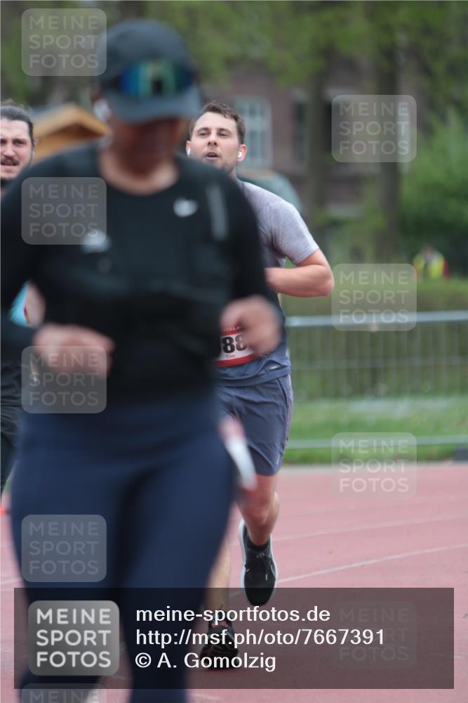13.04.2025 - Hammer Lauf A. Gomolzig http://msf.ph/oto/7667391 13.04.2025 12:58:44 Ziel 588, 599, 1768 meine-sportfotos.de